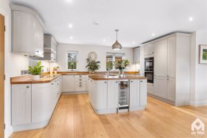 Photo 22- click for photo gallery